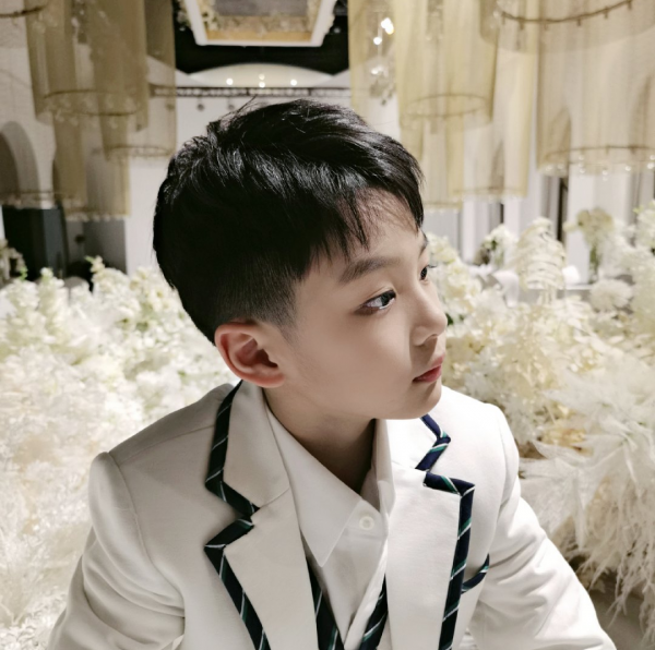 長相浪費基因？這些星二代，明明跟父母共用一張臉