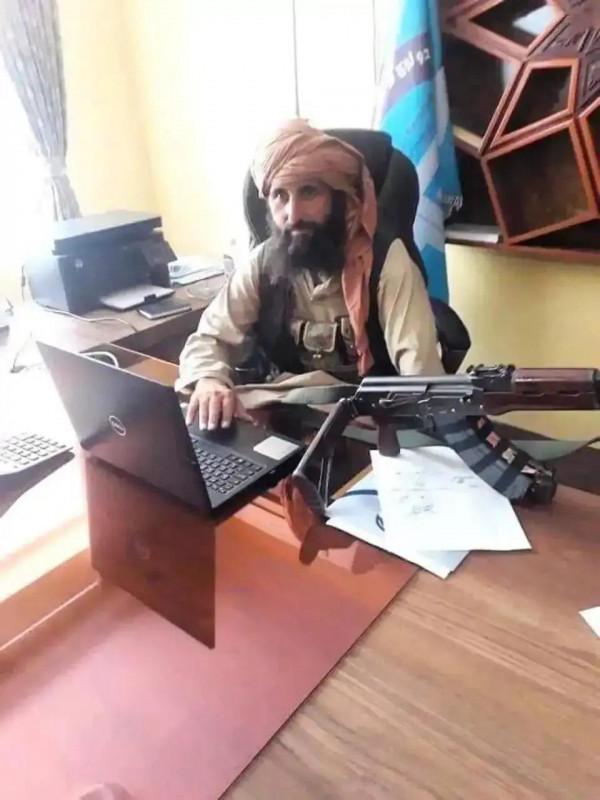 阿富汗人民銀行行長 阿富汗人民銀行行長