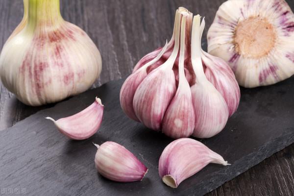 如何給臘八蒜穿上一件靚麗的過年新衣？