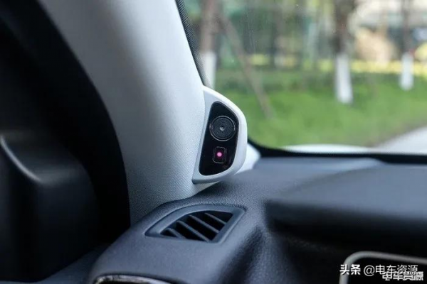 可以邊開車邊OTA的純電動車，威馬W6的智慧座艙有多厲害？