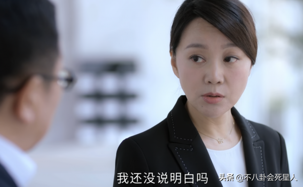 高圓圓新劇口碑爆棚，她不打針不扮嫩，打了多少中年女演員的臉？