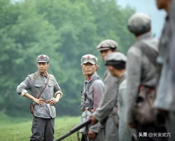 粟裕愛將被三個農民殺害，粟裕：挖地三尺，也要把兇手找到