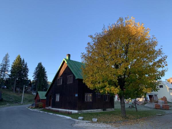 它是南斯拉夫電影《橋》所在地、也是最具“北歐風情”的南歐小鎮