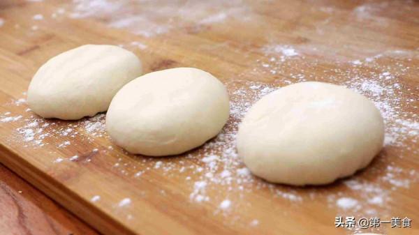 最受歡迎的街邊小吃“雞蛋灌餅”，在家學著做，張張鼓大泡、真香