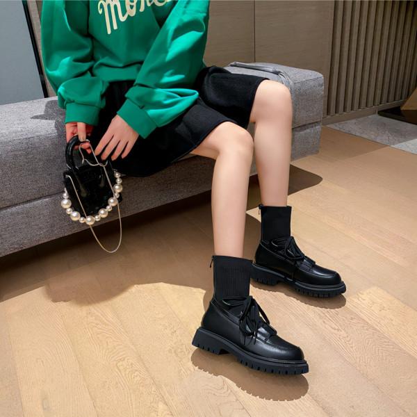 圓頭拼接襪靴的四款秋冬穿搭，誰看了不說一句絕