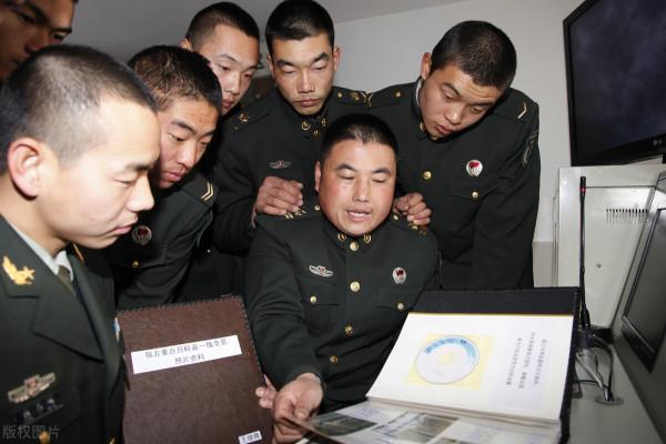 大學生參軍，當幾年兵好？在校去還是畢業去？