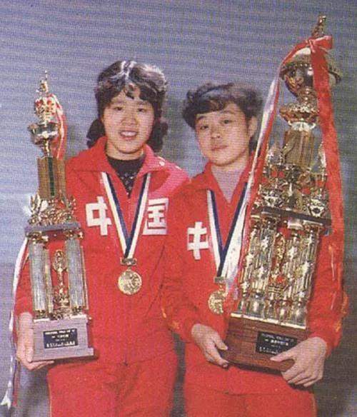 郎平：2段婚姻3段情，年過五旬遇真愛，被“平凡”丈夫寵成小女人