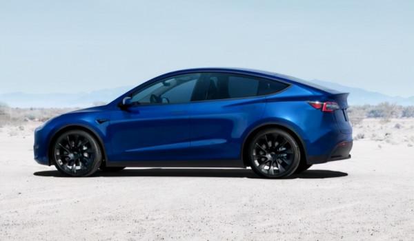 新款特斯拉ModelY上線了，會是新一輪降價的前兆嗎？