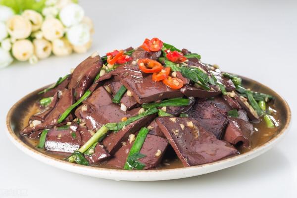 12道家常菜的做法，6熱菜，4冷盤，2湯，簡單易學，適合上班族