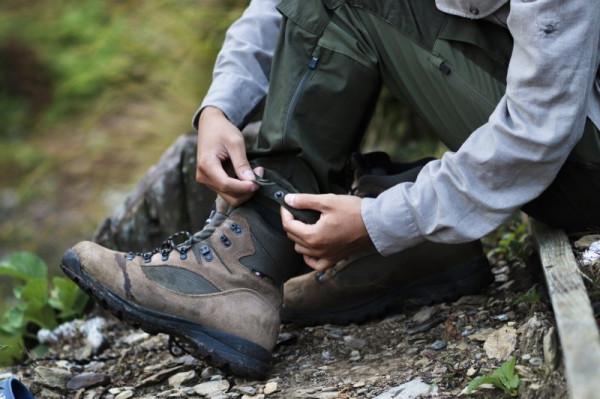 防風抗寒的戶外長褲，劇烈摩擦不破檔，髒泥一衝就掉的北極狐品牌