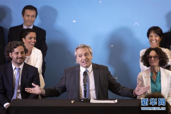 阿根廷總統向海外“債主”喊話,要求更長的期限和更低的利率 阿根廷總統向海外“債主”喊話,要求更長的期限和更低的利率