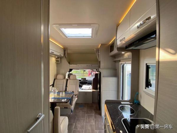 1200AH鋰電800W太陽能，配置到頭！H500輕卡房車“網紅1號”詳解