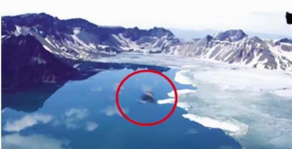 長白山天池被煮開了，湖水莫名沸騰，湖底火山已經甦醒了嗎？