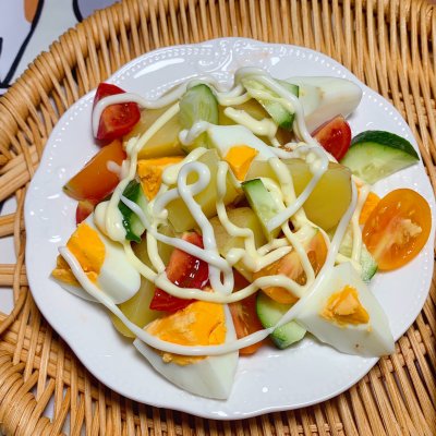 #一起土豆沙拉吧#低脂晚餐雞蛋番茄土豆沙拉快手菜