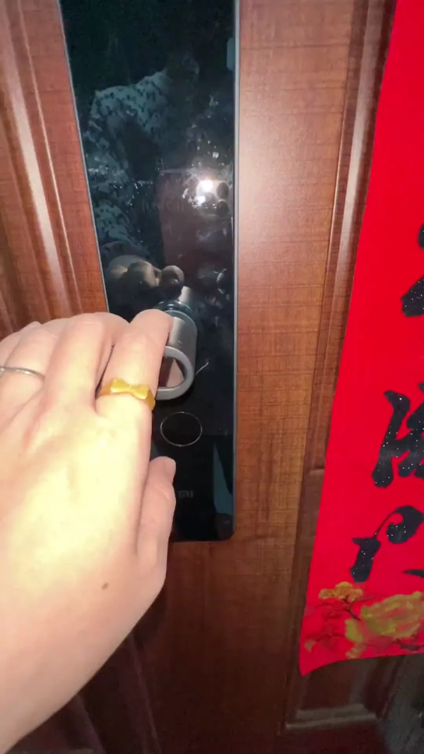 進門看電視而不是看沙發,這是約定俗成的嗎?來聽聽老師傅如何說 進門看電視而不是看沙發,這是約定俗成的嗎?來聽聽老師傅如何說