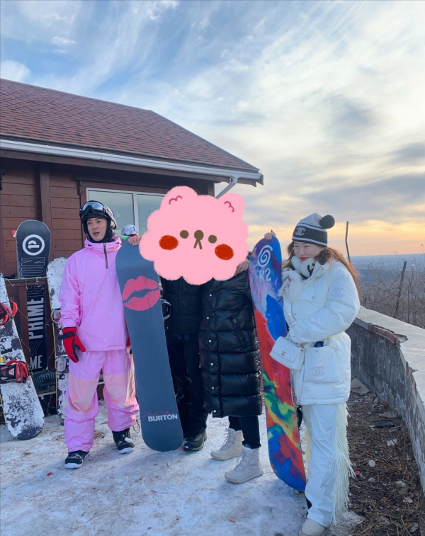 霍思燕這是發福了嗎？穿滑雪服把自己裹得嚴嚴實實，看著挺可愛