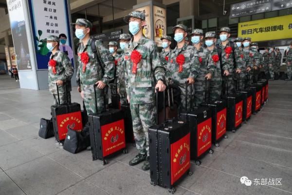 強！這批新兵全是大學生，來自復旦、同濟、上海交大等9所高校