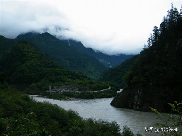 徒步西藏第63天：川藏線曾經最危險路段，通麥、排龍