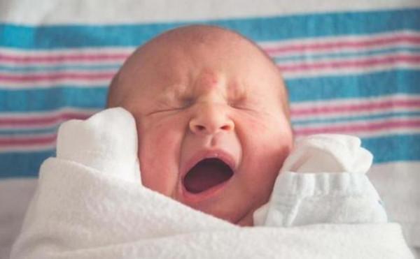 七個月寶寶被哄成“腦癱”,這些常見的哄娃方式,家長別再做了 七個月寶寶被哄成“腦癱”,這些常見的哄娃方式,家長別再做了