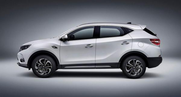 東南想靠DX9翻身，扒開一看：一臺寶馬王子發動機