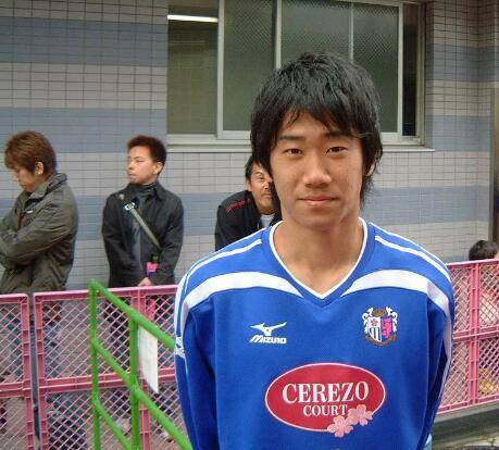 足球百星傳-香川真司：美國人發掘的“大空翼”