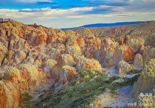 新疆有個五彩灘