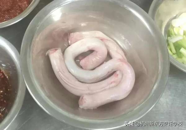 九道酒樓口碑菜品，時令應季，特別實用