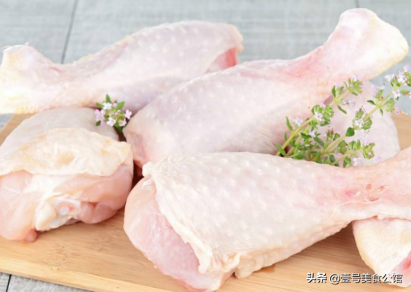 在家教你做好吃的乾鍋雞，鮮辣味美又解饞，老少皆宜的家常美食