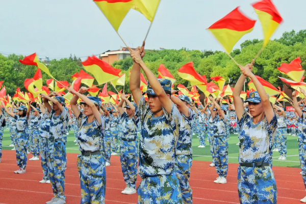 颯！長江大學舉行2021級本科生軍訓成果彙報