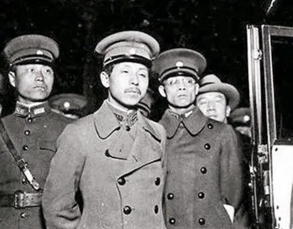 張學良死後遺物曝光，與宋美齡的100多封英文信件揭開親密關係