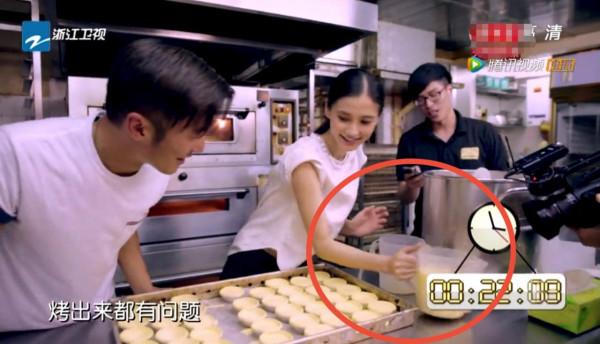 被惡搞喝油漆、明星在素人家訴苦，盤點綜藝裡讓人氣憤的6大場面