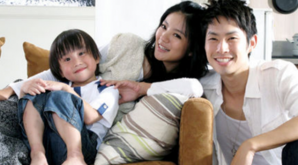 被當成搖錢樹的童星,鄧鳴賀去世時僅9歲,紀寶如被家人囚禁 被當成搖錢樹的童星,鄧鳴賀去世時僅9歲,紀寶如被家人囚禁