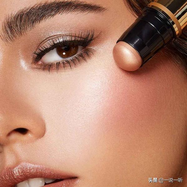 聖誕節和新年，我們會待在家裡，但我們會很時髦