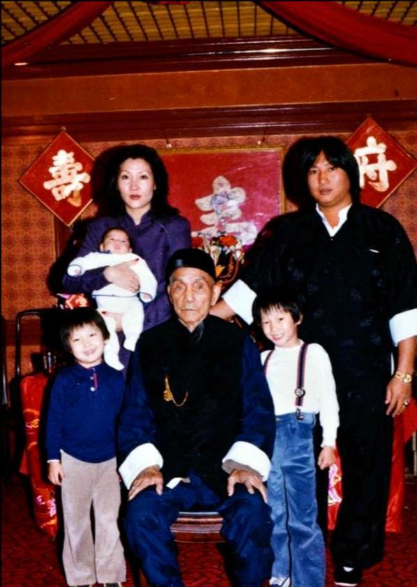 洪金寶妻子高麗虹，結婚30年無兒無女無怨言，她到底在追求什麼？