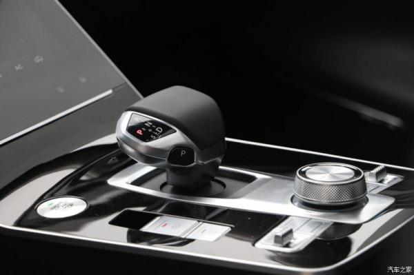 出門自駕，還是要這輛X7舒適一些