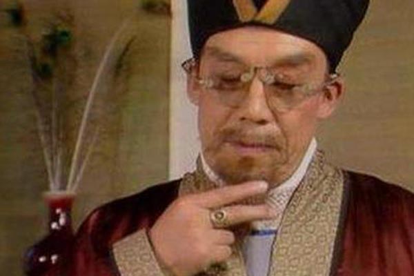 賈府被抄的原因僅僅是靠山倒了嗎?當然不是!是因為賈政 賈府被抄的原因僅僅是靠山倒了嗎?當然不是!是因為賈政