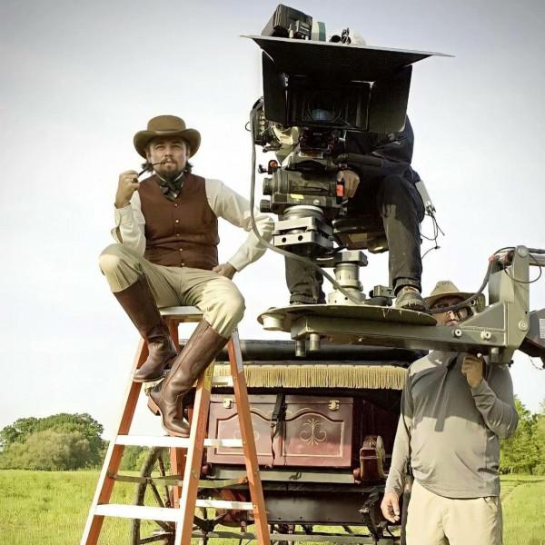 原來劇組拍戲是那麼有趣的一件事