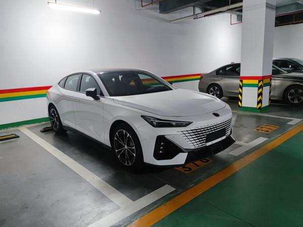 外觀超帥但尺寸不大,長安UNI-V無偽裝實拍圖曝光 外觀超帥但尺寸不大,長安UNI-V無偽裝實拍圖曝光