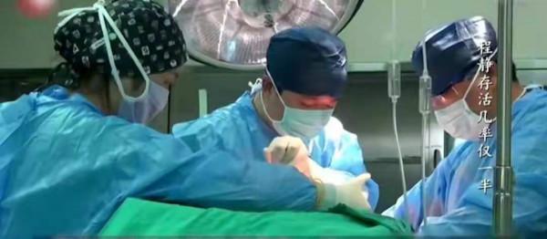 韓國小夥突遇車禍，頭部遭重創失去記憶，為何霸氣拒絕醫生治療？