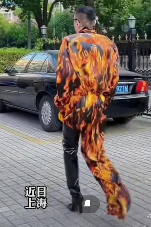 這個大爺真＂拉風＂