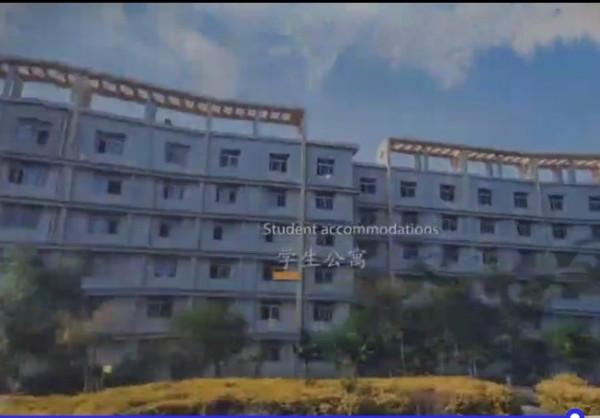 “三本的學校，二本的學生，一本的老師。”—燕山大學裡仁學院