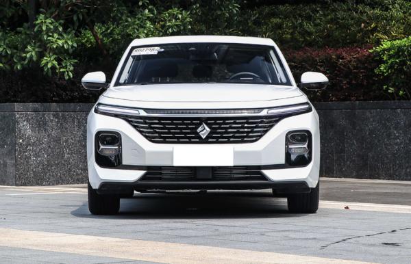 手握10w買家用車，年輕人繞不開的3款車，寶駿、本田、長安各一款