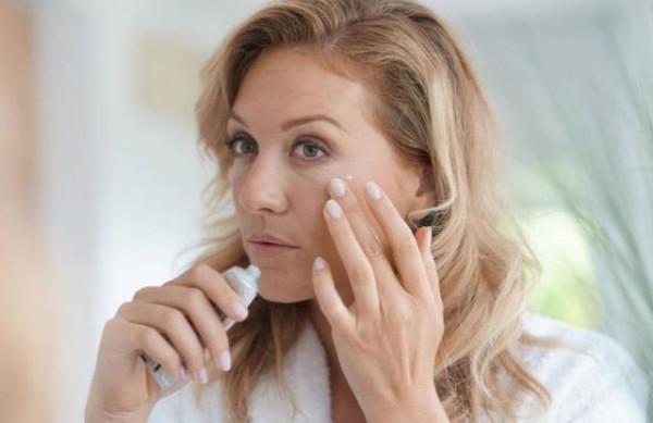 “抗衰老”的10種行為，喝茶排第7，吃堅果排第4，你做到了嗎？