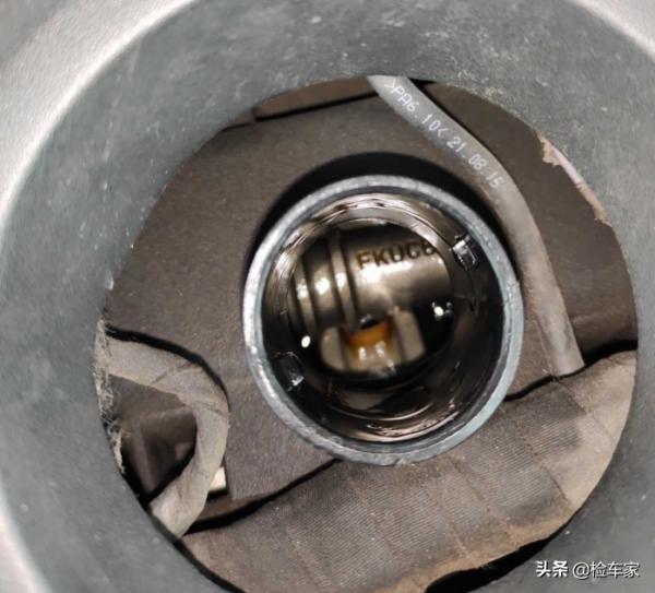 坐飛機去看車撲了個空！隨便看看卻花12萬撿漏了一輛福特金牛座