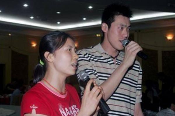 把癱瘓的前夫當自家“弟弟”，前女排名將周蘇紅，有情有義