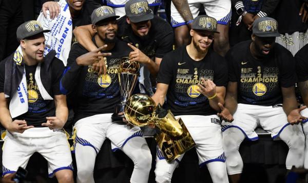 NBA抱團奪冠五支的球隊,熱火名氣最大,勇士組超級戰艦 NBA抱團奪冠五支的球隊,熱火名氣最大,勇士組超級戰艦