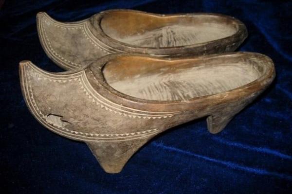 男人是第一個穿高跟鞋的，為什麼他們現在不再穿高跟鞋了？