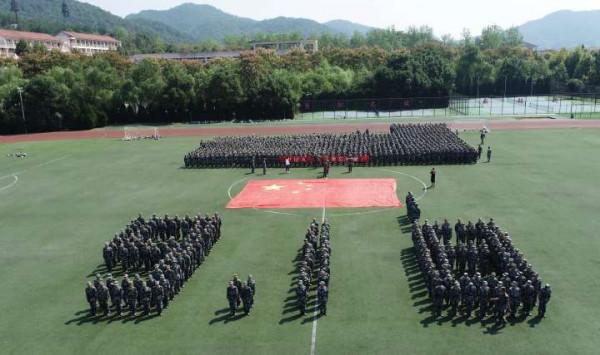 浙江農林大學大一學子軍訓時,用“918”方陣緬懷先烈、記住歷史 浙江農林大學大一學子軍訓時,用“918”方陣緬懷先烈、記住歷史