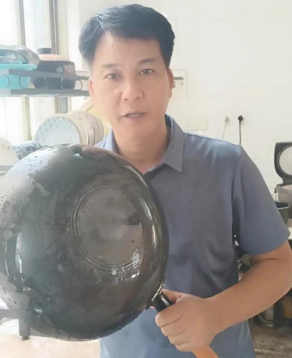 鐵鍋底油垢的清潔方法