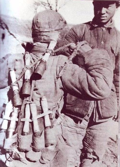 得知被圍的鬼子要自焚，楊成武果斷下令：快衝進去，再晚搶不到了